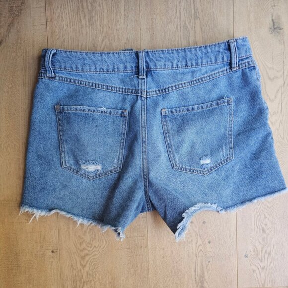 3 pairs Size 6 jean shorts - Picture 4 of 11